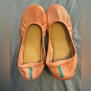 Peach Poppy Tieks flats size 8